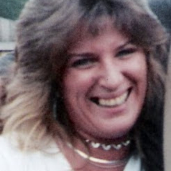 Meet your Posher, Joanie! - Picture 2 of 16